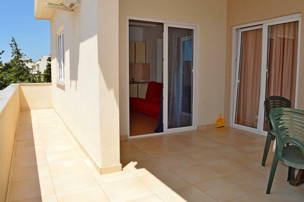 Apartmani Macak II Novalja Exterior photo