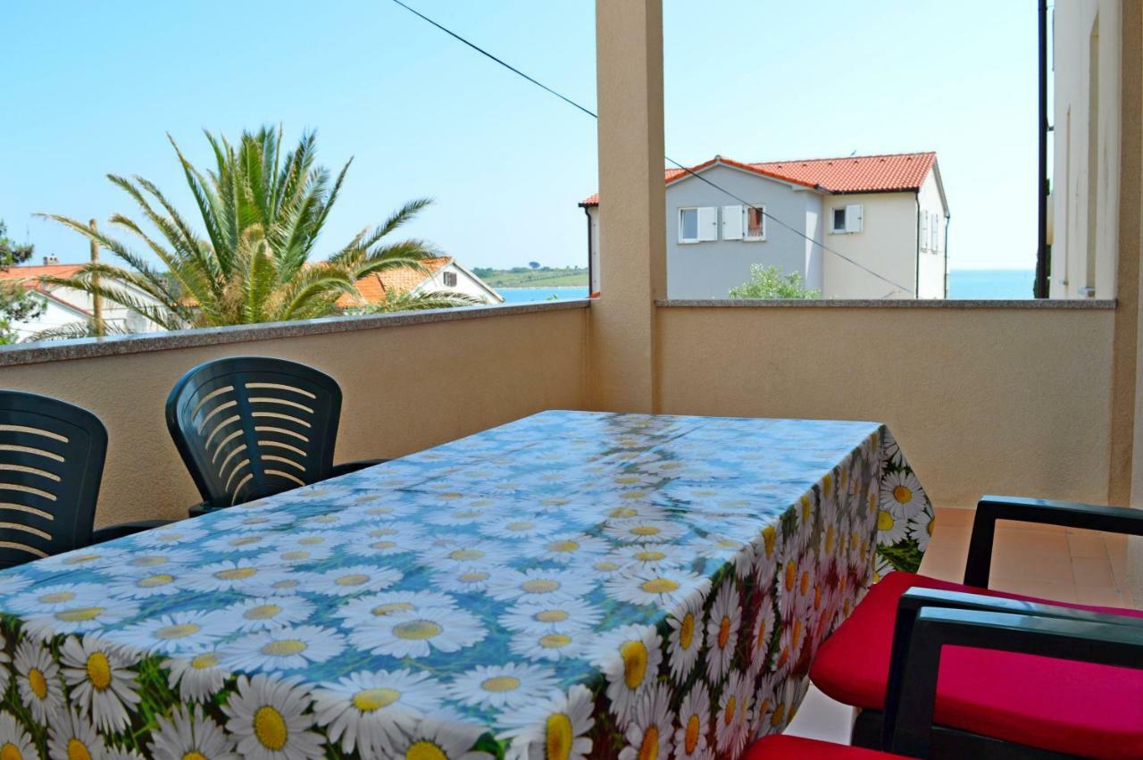 Apartmani Macak II Novalja Exterior photo
